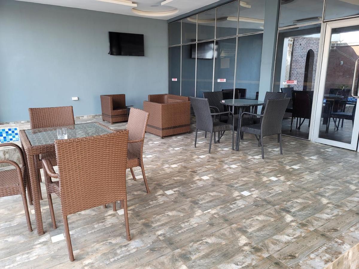Camas Hotel & Suite Asero Abeokuta Buitenkant foto